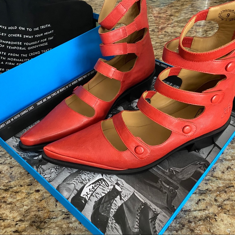 FLUEVOG NIB Red Complex Wrappings Size 9